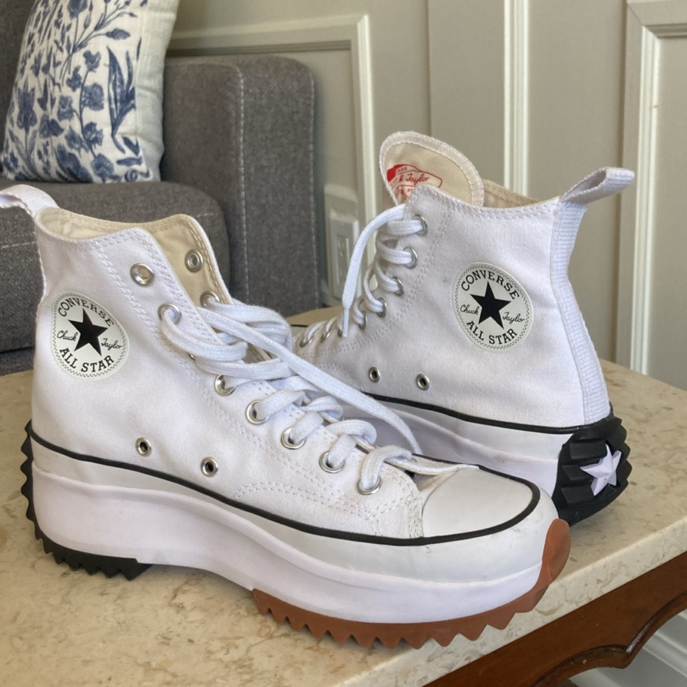 Converse White Platform Run Star Hike Sneakers with Gum & Black Soles - Picture 4 of 6